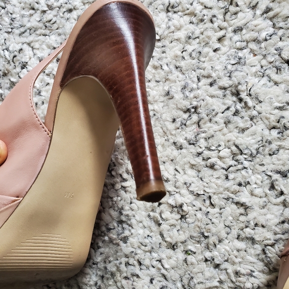 Marc Fisher Sandals Size 7 with cotton candy pink colour, bow details - Picture 5 of 12